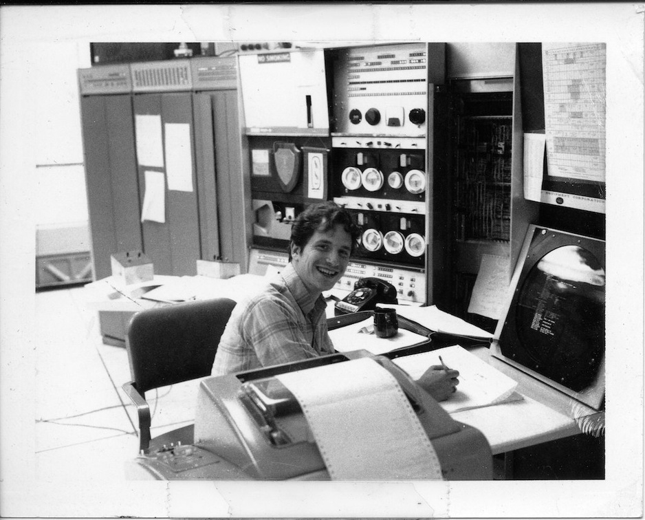 jm046 Gerald J Sussman at PDP-6 and 340 Display